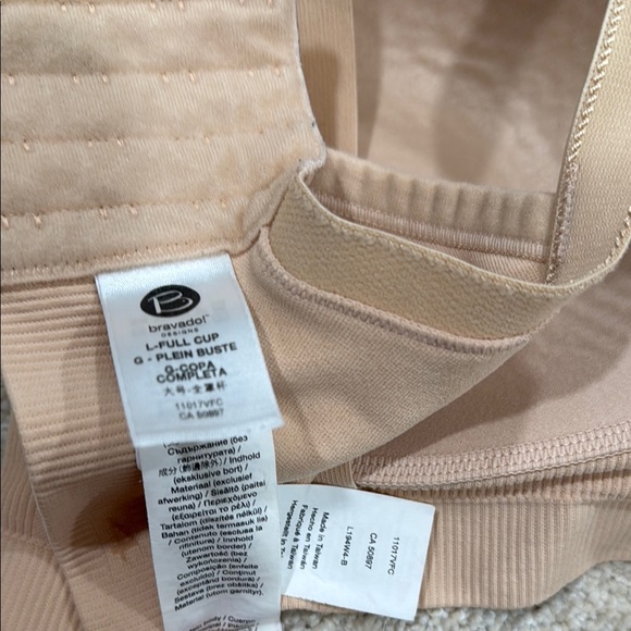 Seamless Nude Bra - Picture 2 of 3